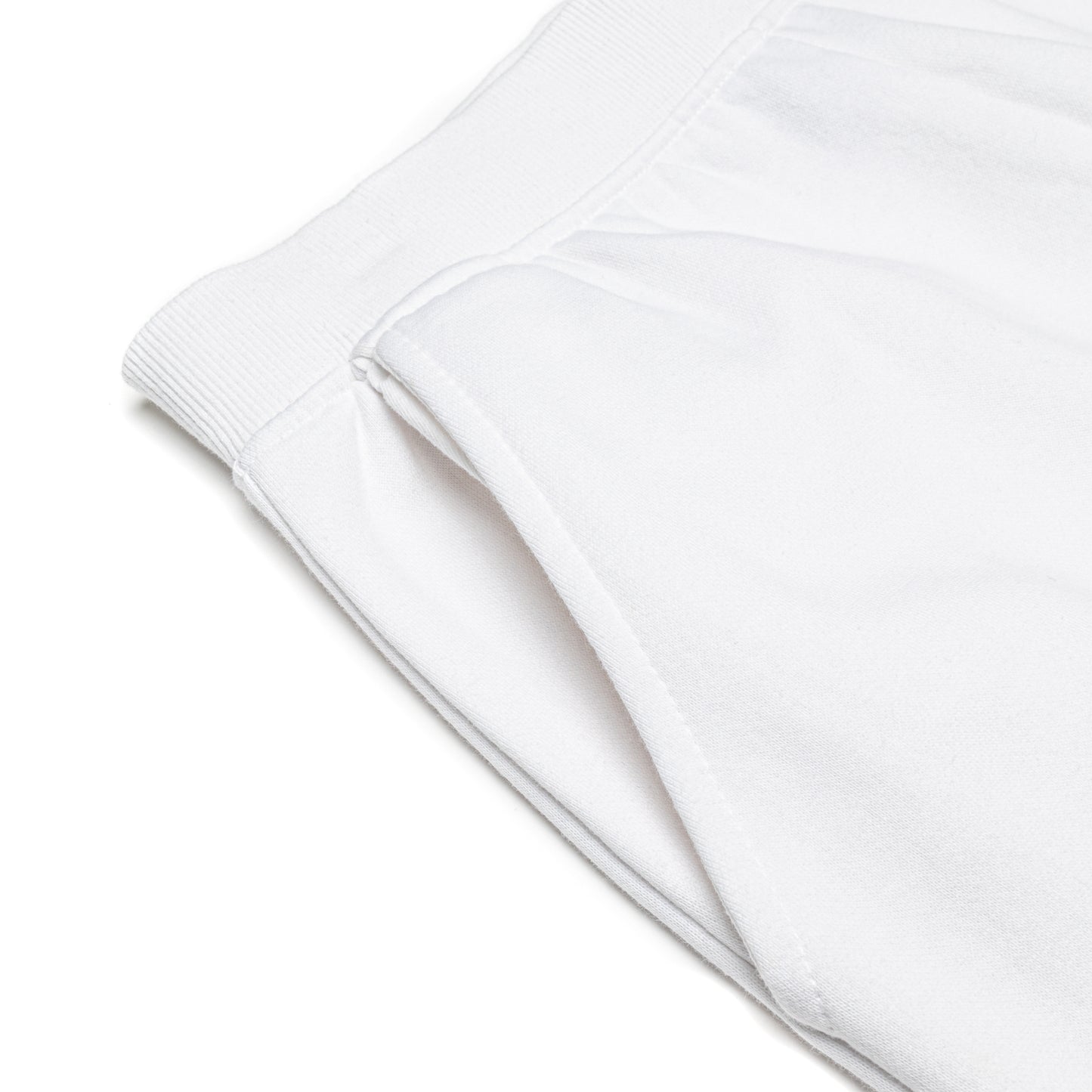 WHITE SHORT WITH CHSN PRINT